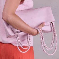 Clutch bag in misty rose