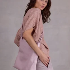 Clutch bag in misty rose