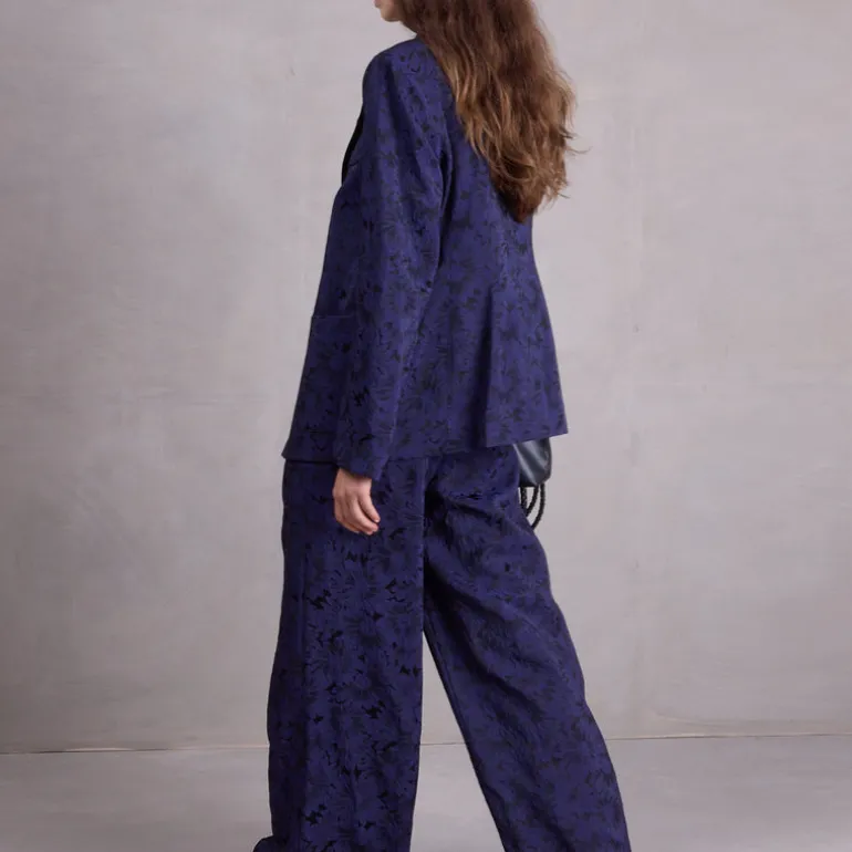 Davos blazer in night blue daisy