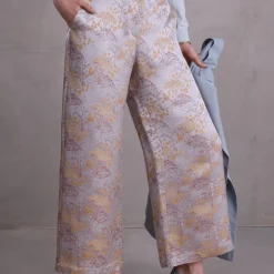 Dong broek in golden glow sakura