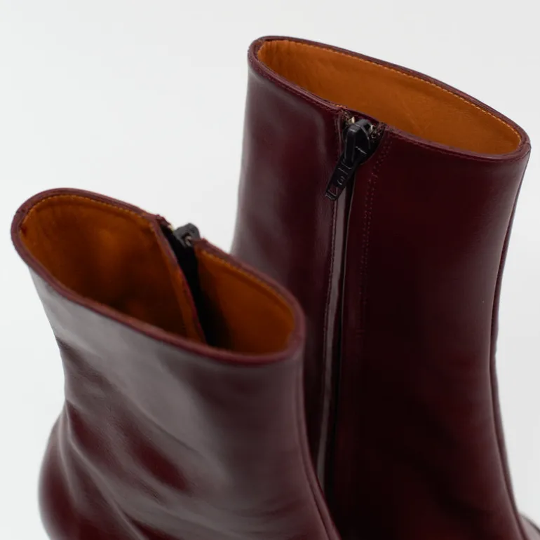 Eames laarsje in burgundy