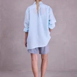 Felicia oversized lichtblauw hemd