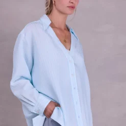 Felicia oversized lichtblauw hemd