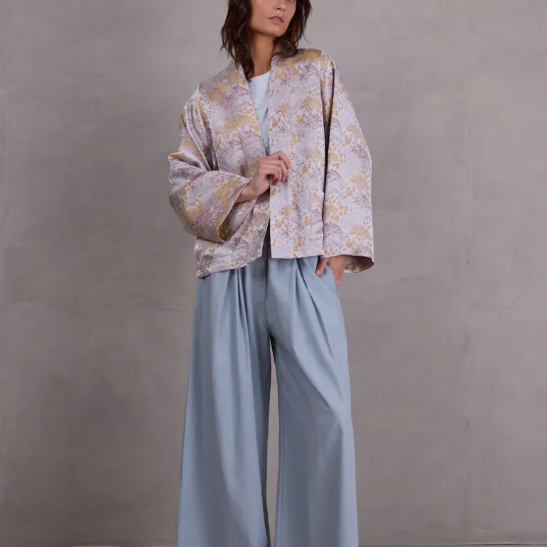 Flenn kimono in golden glow sakura