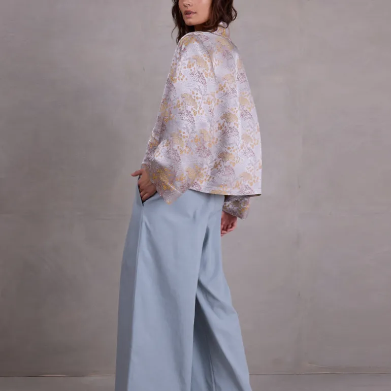 Flenn kimono in golden glow sakura