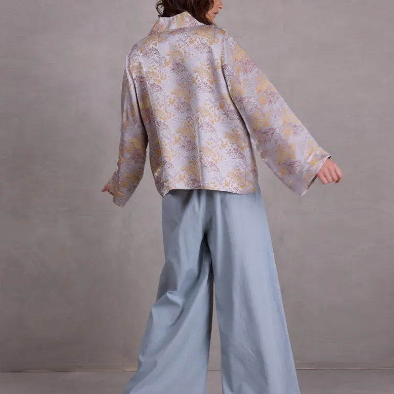 Flenn kimono in golden glow sakura