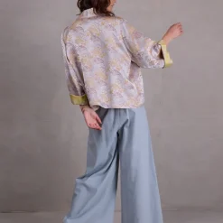 Flenn kimono in golden glow sakura