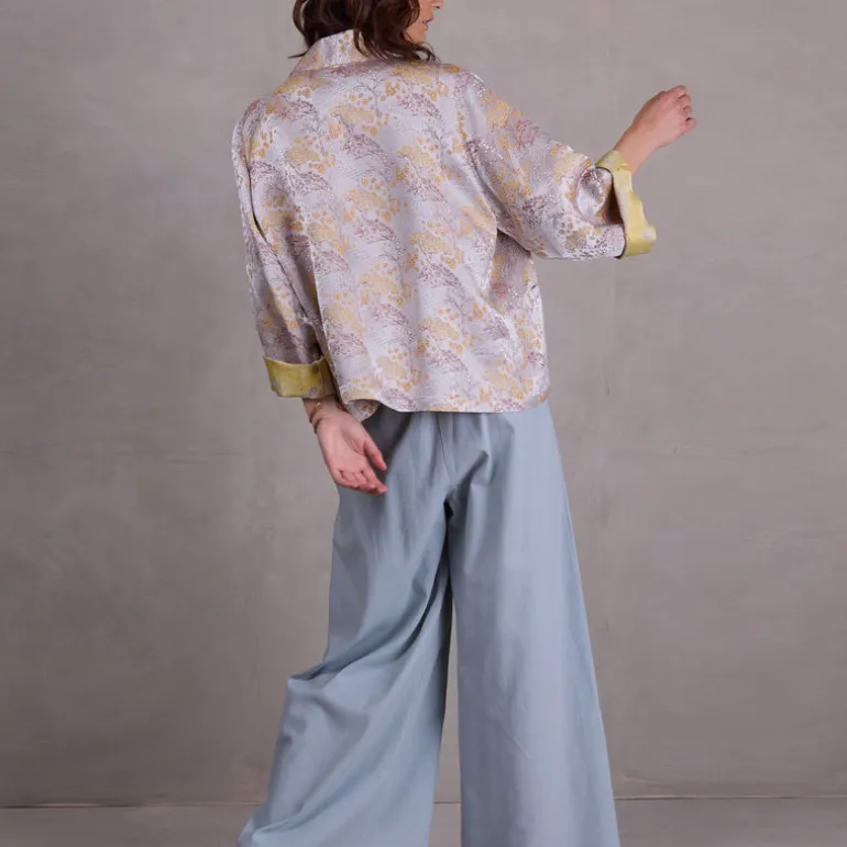 Flenn kimono in golden glow sakura