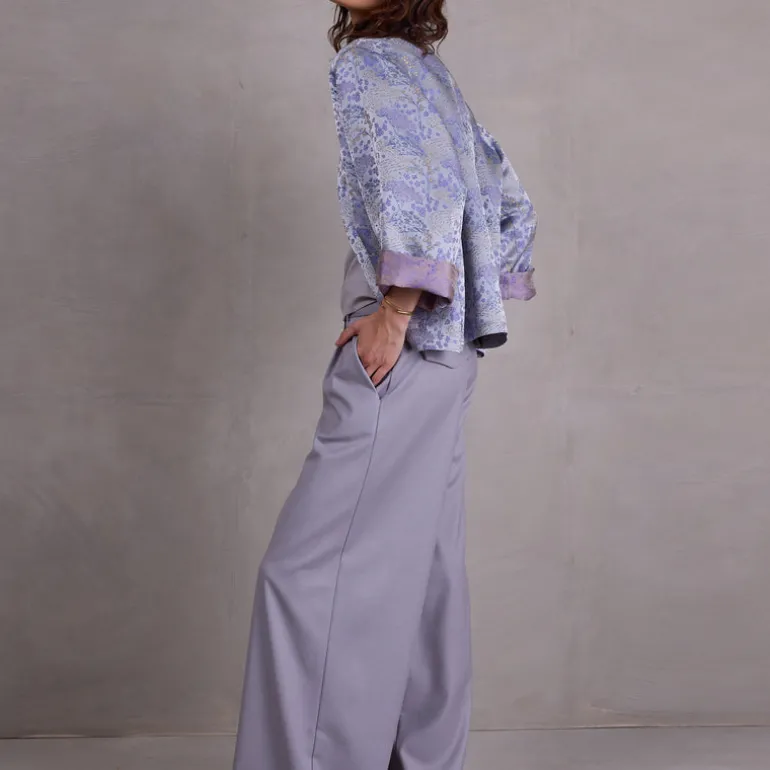Flenn kimono in mystical blue sakura