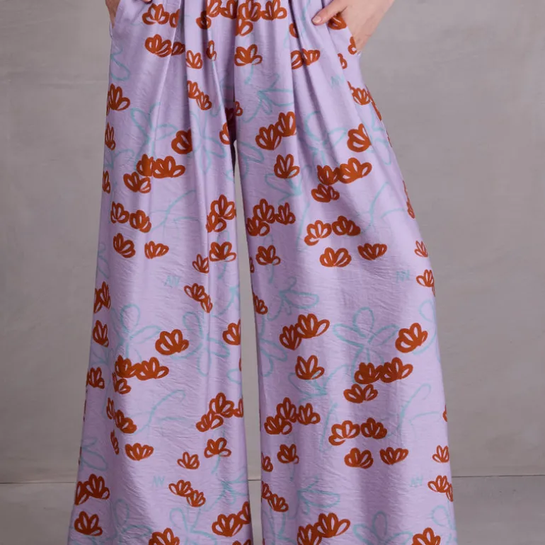 Freddy broek in red akebia flowers
