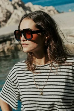 Onassis zonnebril in dark tortoise / cherry