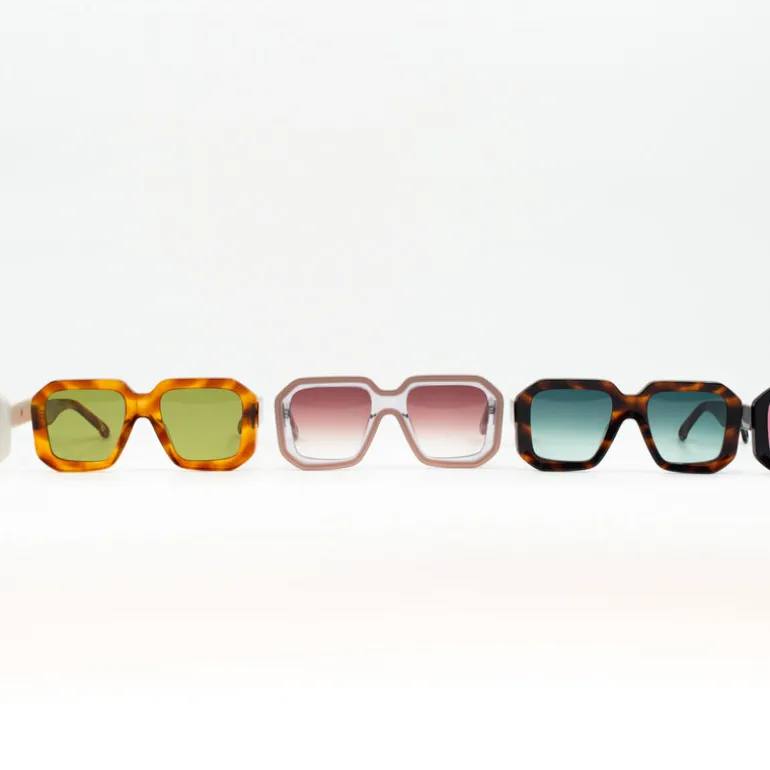 Onassis zonnebril in light tortoise /olive